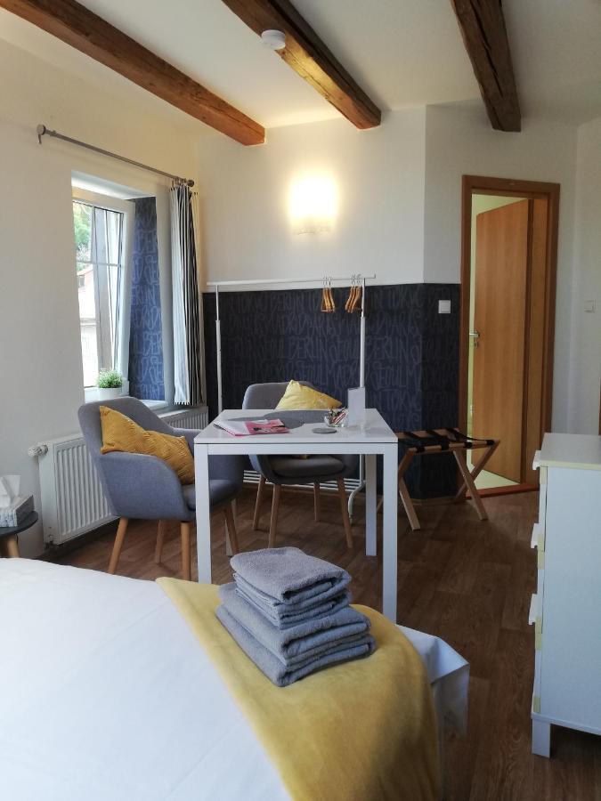 Pension Vila Hana Loket Exteriör bild