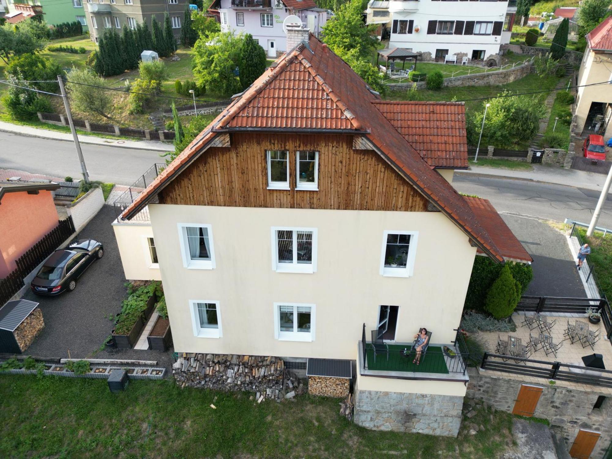 Pension Vila Hana Loket Exteriör bild